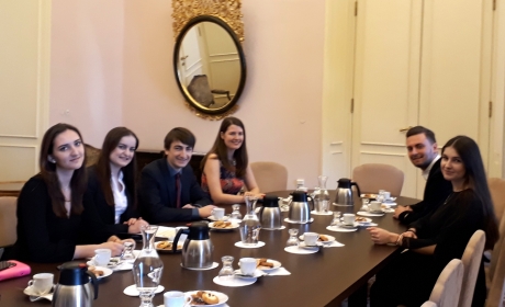Studenti VS Ekonomická diplomacie prezentovali své práce na MZV ČR